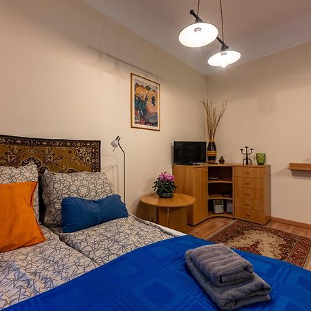 A Quiet Studio In The Heart Of The City Будапеща Екстериор снимка