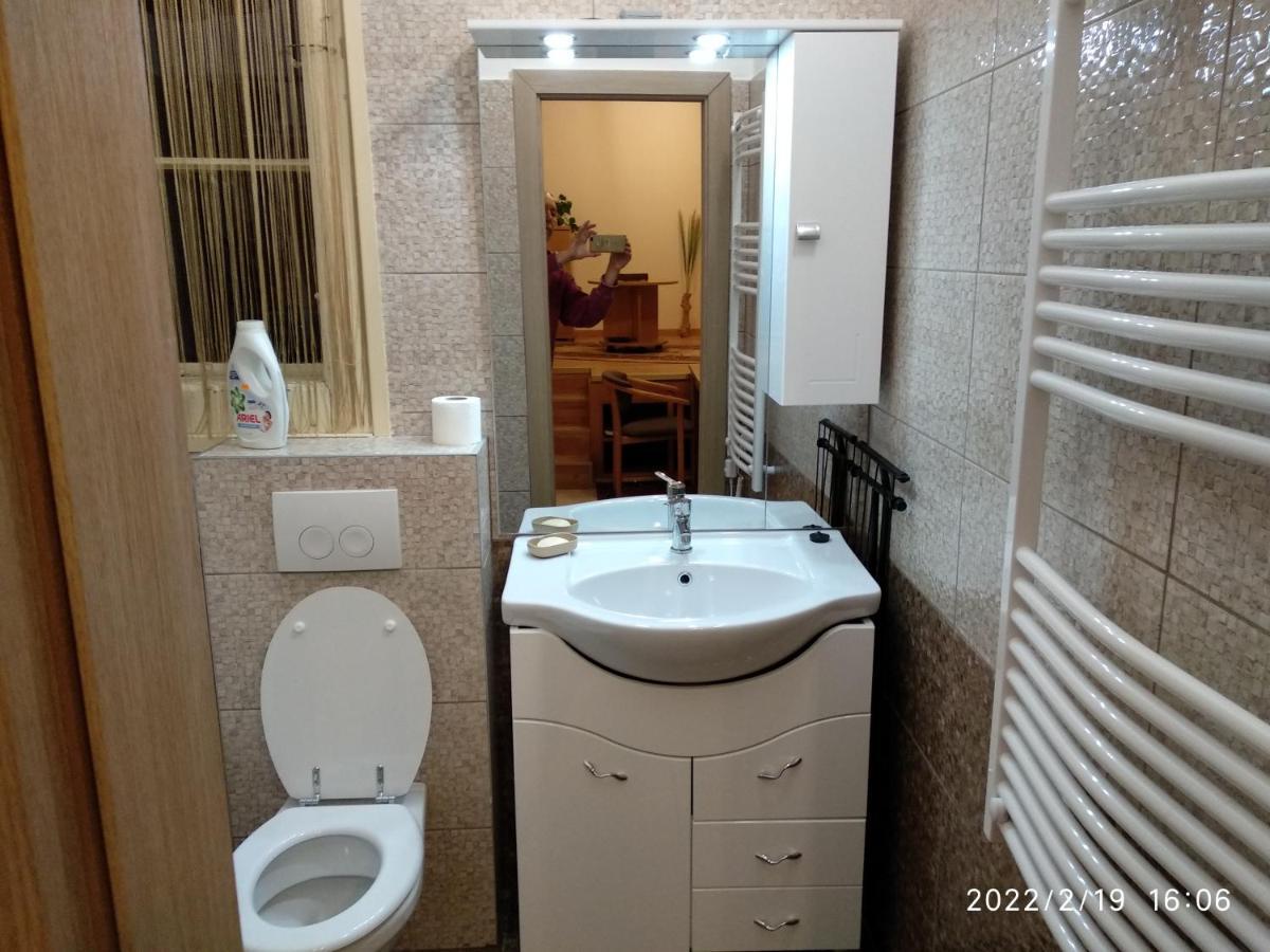 A Quiet Studio In The Heart Of The City Будапеща Екстериор снимка
