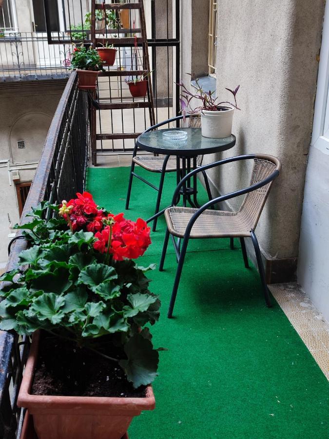 A Quiet Studio In The Heart Of The City Будапеща Екстериор снимка