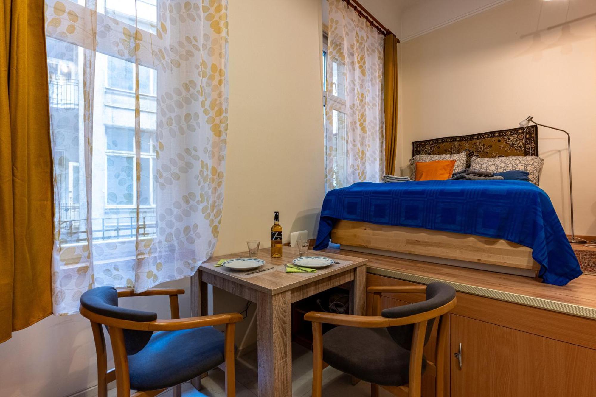 A Quiet Studio In The Heart Of The City Будапеща Екстериор снимка