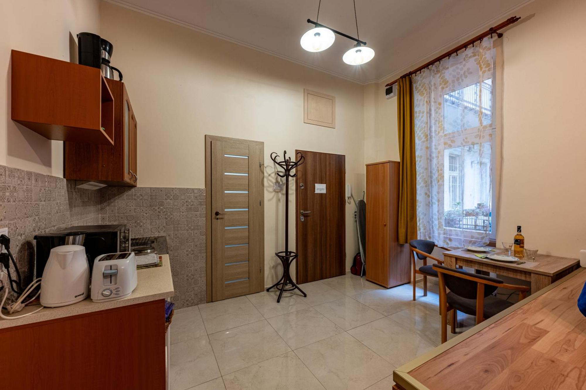 A Quiet Studio In The Heart Of The City Будапеща Екстериор снимка