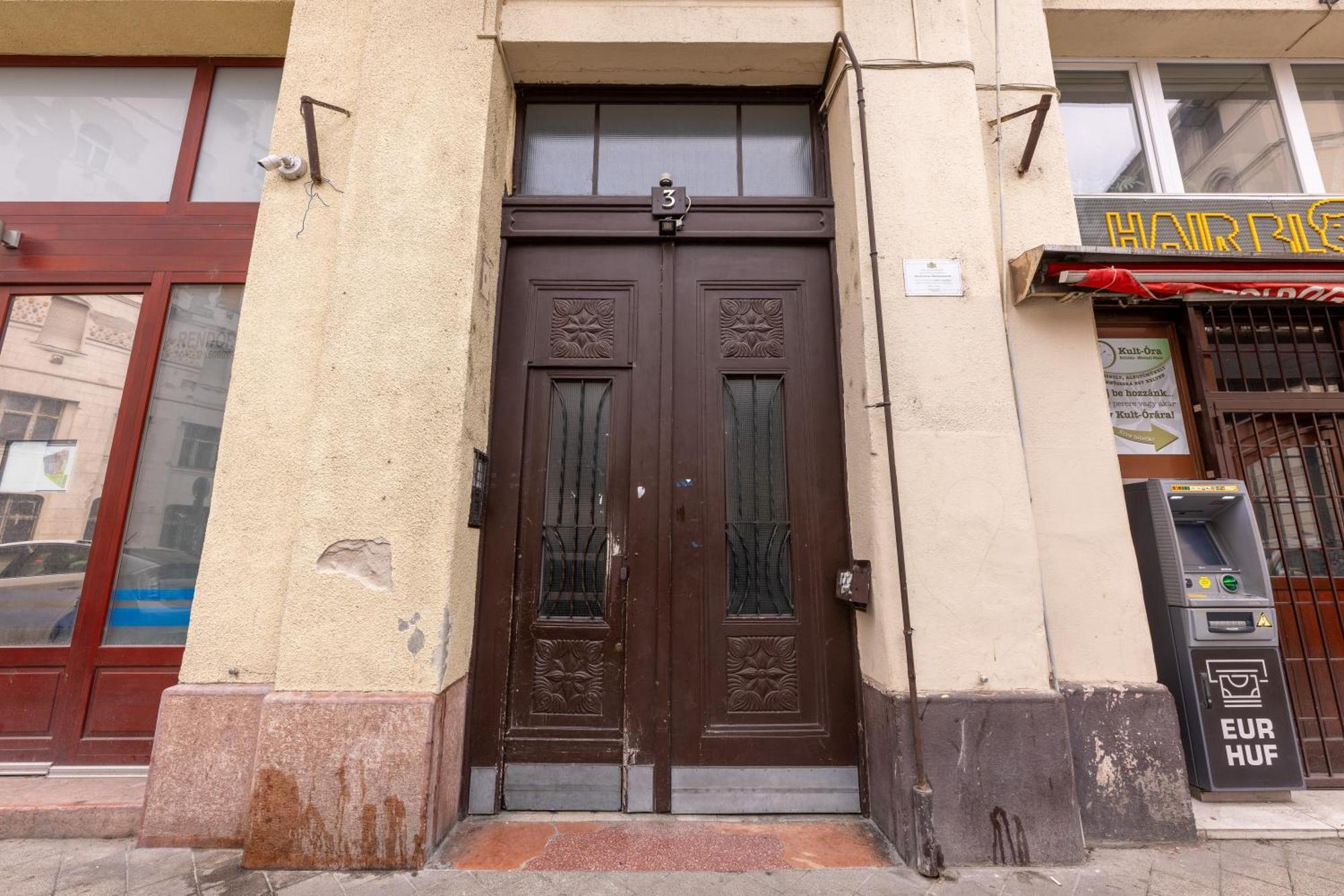 A Quiet Studio In The Heart Of The City Будапеща Екстериор снимка