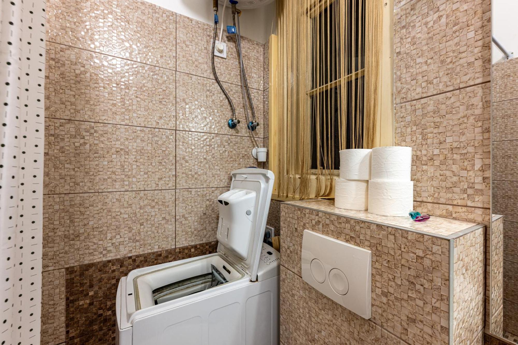 A Quiet Studio In The Heart Of The City Будапеща Екстериор снимка